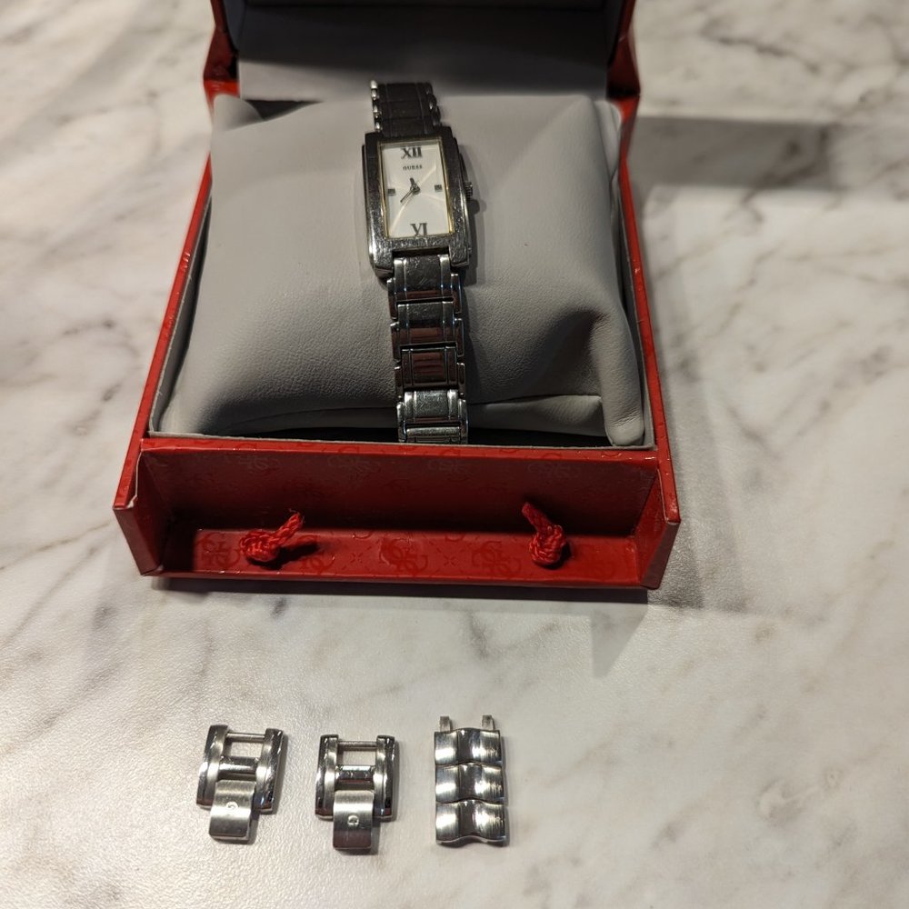 Guess Women Silver Watch - Picture 5 of 7